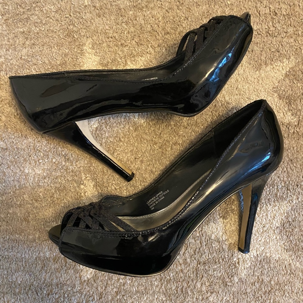 Gently used WHBM Women’s size 9 black heels. Very comfortable (for heels).